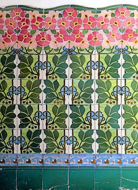 Tiles seen in Barcelona - photo by Arnim Schulz Art Nouveau Tiles, Antique Tiles, Tile Work, Beautiful Tile, Style Tile, Tile Art, Tile Patterns, Tile Design, Textures Patterns