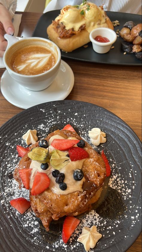 📍Palate Kitchen Vancouver, British Columbia #aesthetic #food #breakfast #frenchtoast #latteart #latte #brunch #brunchideas #vancouver #summer British Columbia Aesthetic, Columbia Aesthetic, Aesthetic Food Breakfast, Vancouver Summer, Vancouver Food, Food Breakfast, Vancouver British Columbia, Latte Art, Pretty Food