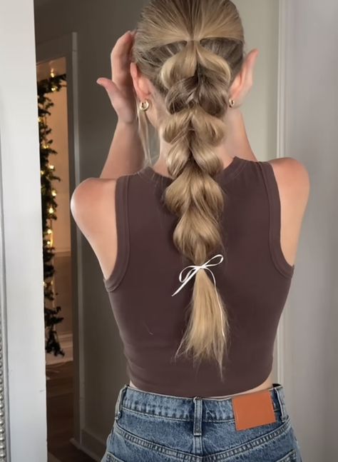 Interview Hairstyles Medium, Old Money Hairstyles, Hairstyles Female, Hair Styles For Long Hair, Styles For Long Hair, Preppy Hairstyles, Concert Hairstyles, Hairstyle Examples, Fairy Hair