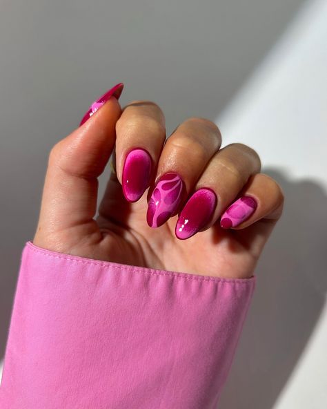 transitioning from summer to autumn with pinky auras and abstract nail art 🌺🍇🎀🌸 • pink ring from @carrie_elizabeth_jewellery • other rings from @monicavinader #nails #nailinspo #nailart #naildesign #autumnnails #fallnails #winternails #auranails Pink And Dark Pink Nails, Nail Designs Dark Pink, Dark Pink Nails Ideas, Dark Pink Almond Acrylic Nails, Dark Pink Nails Designs, Dark Pink Chrome Nail, Dark Pink Nails, Chic Manicure, Elizabeth Jewelry