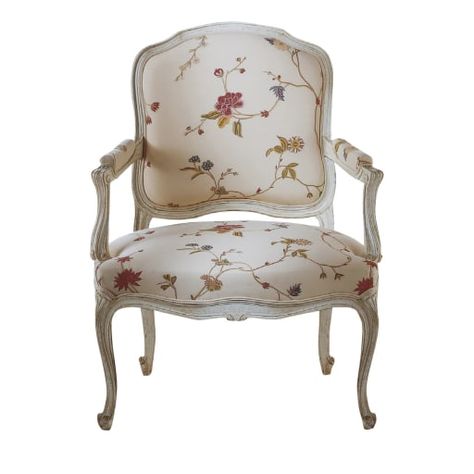 Armchair Louis XV with hand-made carvings, upholstered. Louis Xv Armchair, Louis Xv Furniture, Black And White Chair, Carved Chairs, Floral Chair, French Arm Chair, Dining Room Table Chairs, Style Français, Linen Armchair