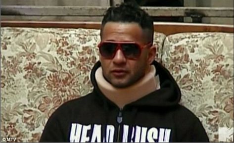 The Situation gets injured in Italy The Situation Jersey Shore, Cabs Are Here, Cute Couple Halloween Costumes, Trashy Y2k, Jersey Girl, Up House, Mens Halloween Costumes, Stuff And Thangs, Jersey Shore