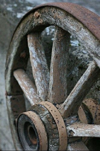 Rust Never Sleeps, Wagon Wheels, Old Wagons, Wooden Wagon, Country Barns, Wagon Wheel, Old Barns, Malbec, Rustic Country