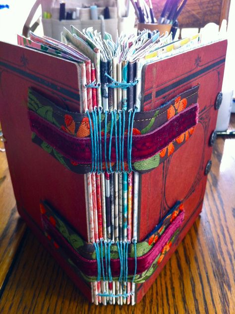 Art Altéré, Homemade Books, Altered Book Journal, Altered Canvas, Bookbinding Tutorial, Smash Journal, Altered Book Art, Bookmaking, Fabric Journals