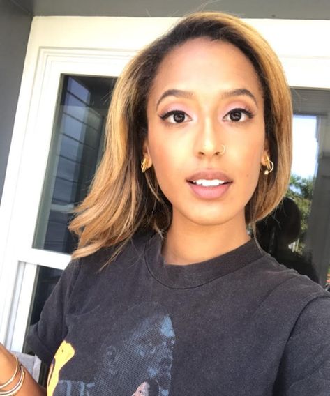 Black Woman Guide To Going Blonde With Minimal Damage Blonde Hair On Black Women, Highlights Bob, Black Hair With Blonde Highlights, Blonde Hair Black Women, Black To Blonde Hair, Blonde Natural Hair, Hair Black Women, Going Blonde, Cool Blonde Hair