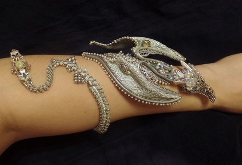 Viserra Targaryen, Enchanted Jewelry, Targaryen Aesthetic, Rhaenyra Targaryen, Dragon Jewelry, Fantasy Gowns, Silver Dragon, Funky Jewelry, Fancy Jewelry