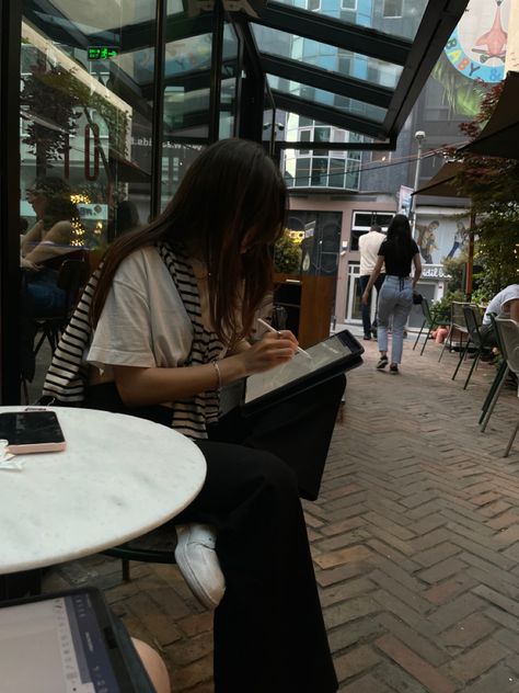 Study At Cafe Outfit, Cafe Study Outfit, Study Outfit, Study Cafe, Aesthetic Study, Study Time, Outfits Fashion, Fall Winter Outfits, Pretty Outfits