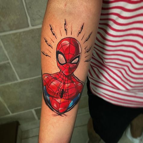 Spiderman Tattoos, Spider Man Tattoo, Sleeves Tattoos, Bleach Tattoo, Small Tattoos Ideas, Back Tattoo Ideas, Spiderman Tattoo, Web Slinger, Neotraditional Tattoo