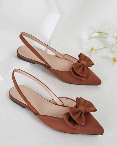 ✨Pre-order only, sizes 35 - 43✨ Fancy Flat Shoes, Stylish Flat Shoes, Brown Flat Shoes, Casual Shoes Women Sneakers, Shoes Heels Classy, Classy Shoes, Women Flats, Slingback Flats, Fresh Shoes