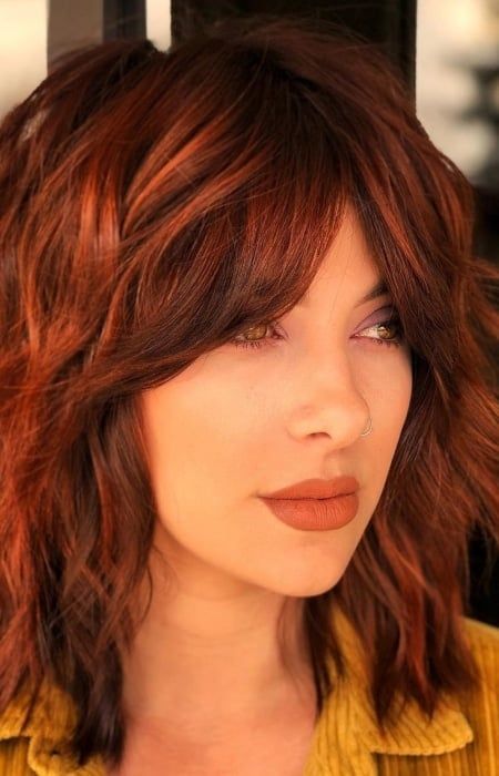 Best Curtain Bangs, Shaggy Bobs, Light Golden Brown Hair, Dark Auburn Hair, Long Shaggy, Shaggy Bob Haircut, The Trend Spotter, Golden Brown Hair, Face Framing Bangs