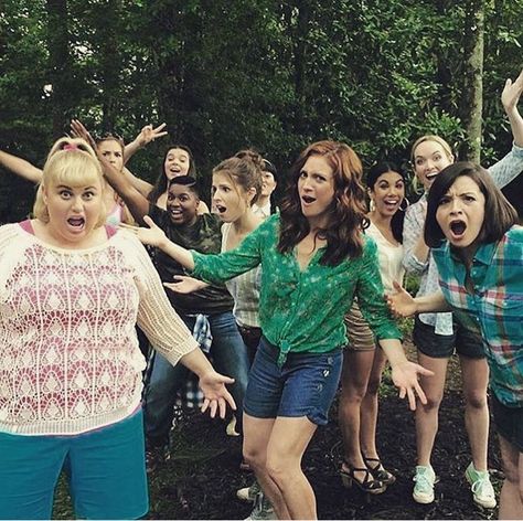 #Barden Bella’s go camping  Sometimes I wake up and think am I crazy because I love Pitch Perfect soooooooooooooooooooooooooo much. Pitch Perfect Cast, Anna Kendrick Pitch Perfect, Pitch Perfect Movie, Pitch Perfect 1, Alexis Knapp, Anna Camp, Pitch Perfect 2, Brittany Snow, Emperors New Groove