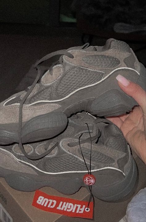 Yeezy 500, Swag Shoes, Fashion Designs, Ash Grey, Minimal Fashion, Sneaker Head, Streetwear Fashion, Ash, Street Wear