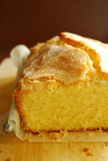 Nigella’s Mother-in-Law’s Madeira Cake Madeira Cake Recipe Mary Berry, British Cakes, Madeira Cake Recipe, Madeira Cake, Nigella Lawson Recipes, Baked Cake, British Bake Off, British Baking, Desserts Menu