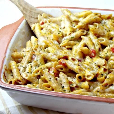 Looking for a tasty meatless Monday meal? Try this delicious three cheese baked penne pasta! It's sure to be a hit with your entire family. Meatless Meals Healthy, Meatless Pasta, Monday Meals, Meatless Dinners, Monday Recipes, Baked Penne, Apple Salad Recipes, Meatless Meal, Grilled Chicken Breast