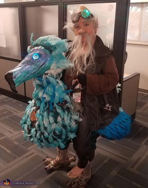 Dodo Bird and Rider - 2018 Halloween Costume Contest Bird Puppet, Dodo Bird, Bird Costume, Homemade Costume, Costume Works, Bear Costume, Dragon Puppet, Bald Man, Pool Noodle