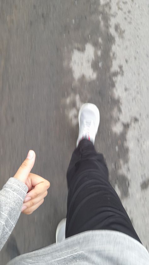 Jogging Asthetic Picture, Morning Jog Aesthetic, Pap Running, Early Morning Jog Aesthetic, Pap Olahraga Jogging, Morning Vibes Photography Instagram, Pap Jogging Sore, Jogging Aesthetic Photography, Accomplishment Aesthetic