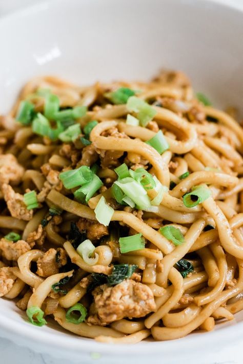 Udon Noodle Recipes, Udon Stir Fry Recipe, Easy Udon, Udon Noodle Recipe, Chicken Udon Noodles, Chicken Sesame, Chicken Udon, Udon Stir Fry, Chicken Rice Noodles