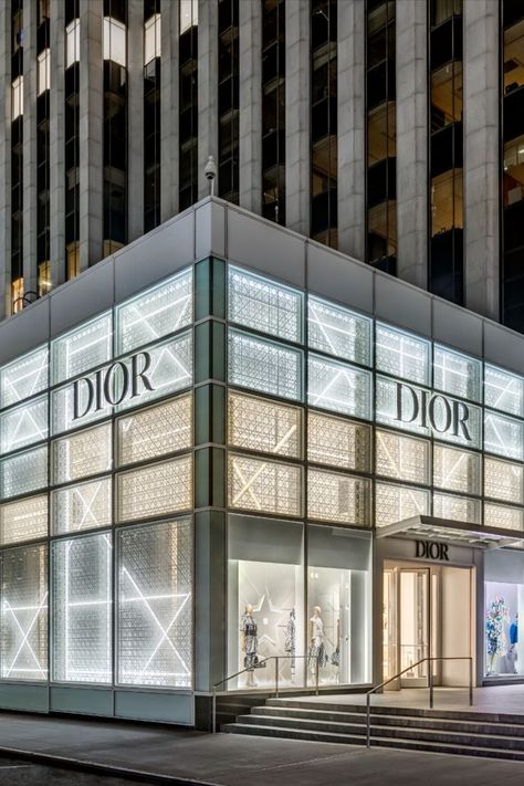 Dior Store, Contemporary Dresser, Dior Boutique, Storefront Design, Maria Grazia Chiuri, Adaptive Reuse, Maria Grazia, Shop Front, 5th Avenue