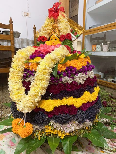 Bathukamma Bathukamma Images Hd, Batukamma Decoration, Bathukamma Decoration Ideas, Bhathukamma Festival, Bathukamma Images, Batukamma Images, Cradle Ceremony, Buddha Art Drawing, Festival Image