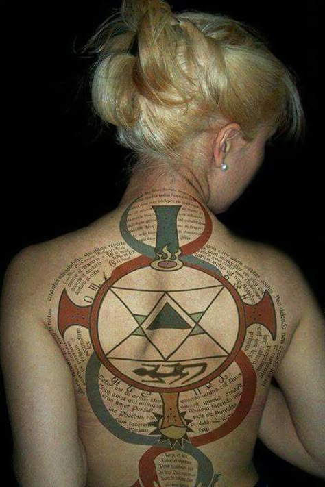 Riza Alchemy Tattoos, Brotherhood Tattoo, Colored Tattoos, Tattoos Dainty, Alchemy Tattoo, Heart Made Fullmetal, Riza Hawkeye, Circle Tattoo, Geek Tattoo