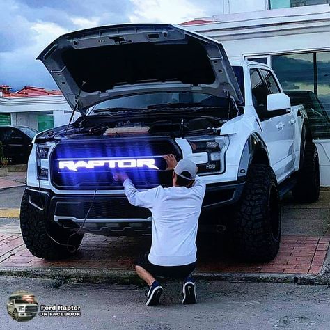 Black Ford Raptor, Ford Raptor Truck, Raptor Truck, Big Ford Trucks, F150 Raptor, Ford F150 Raptor, Ford Trucks F150, Top Car, Jacked Up Trucks