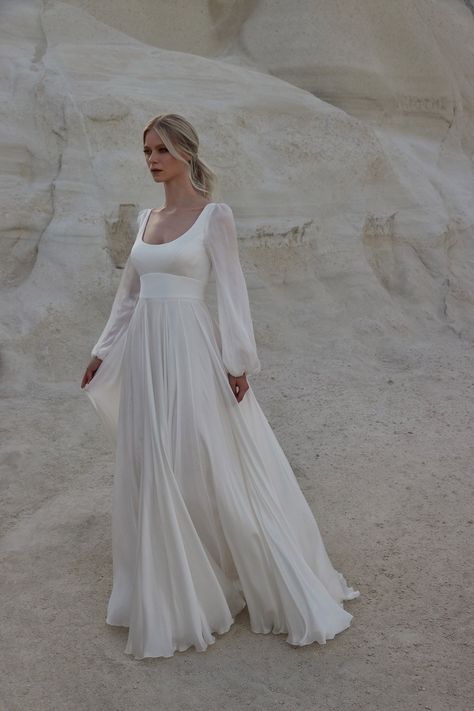 Sassi Holford, Minimalist Bride, Wedding Dress Flowy, Couture Bridal Gowns, Future Mrs, Sleeve Wedding Dress, Wedding Dress Couture, Couture Wedding, Long Sleeve Wedding