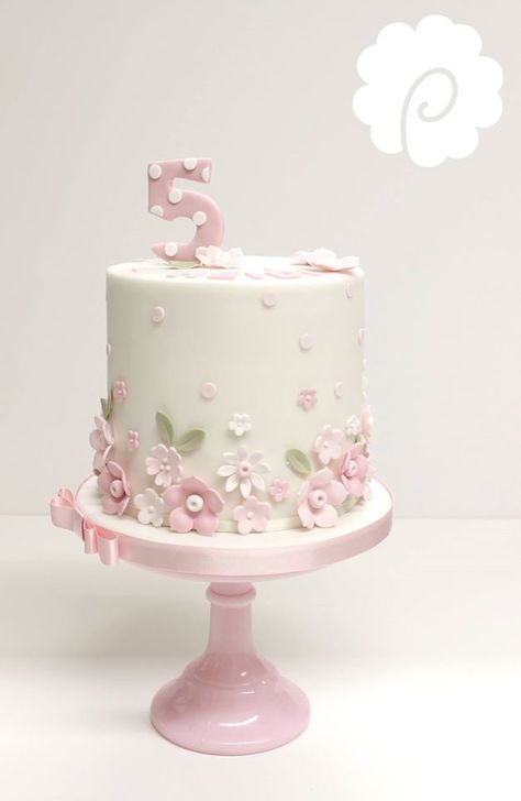 Kue Fondant, Single Tier Cake, Girly Cakes, Birthday Cake With Flowers, Childrens Birthday Cakes, Novelty Cakes, Floral Cake, First Birthday Cakes, Love Cake