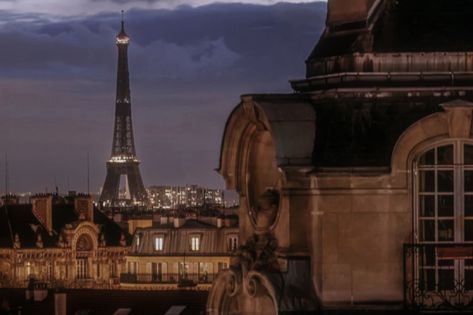 Paris Astetic, Wallpaper Horizontal, Aesthetic Airport, Evening In Paris, Night In Paris, Paris Dream, France Aesthetic, Paris Vibes, Paris Wallpaper