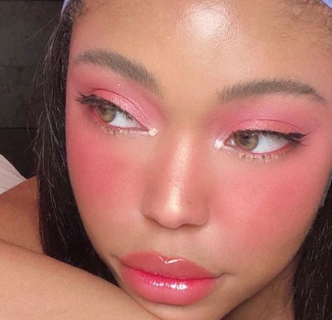 Tamaguccie Instagram, Kawaii Blush Makeup, Brown And Pink Makeup Looks, Soft Pink Makeup Looks Black Women, Brown And Pink Makeup, Blush Aesthetic Makeup, Blush Makeup Aesthetic, Pink Soft Makeup, Soft Pink Makeup Looks