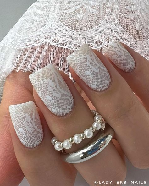 Western Wedding Nails, Concert Lookbook, Lace Manicure, Lace Wedding Nails, Nails Lace, Visual Campaign, Pale Nails, Nail Aesthetics, Lace Nail Design