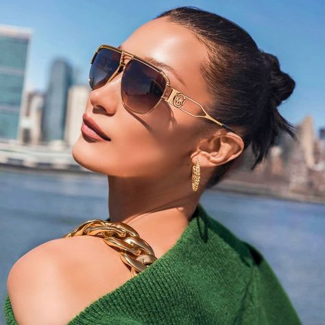 Bela Hadid, Sunglasses Outfit, Michael Kors Sunglasses, Pakistani Fashion Party Wear, Pretty Angel, Mirrored Sunglasses Women, Bella Hadid, Pakistani Fashion, Square Sunglasses Women