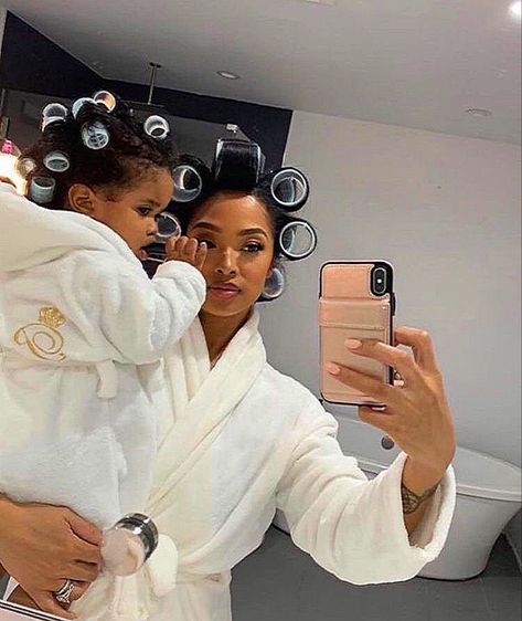 Mommy Daughter Photography, Mommy Daughter Photoshoot, Mommy Daughter Pictures, Mommy Daughter Photos, Mommy Daughter Outfits, Mommy Moments, Cute Black Babies, Future Mommy, Moms Goals