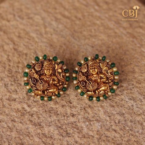 CBJ Gold & Diamonds on Instagram: "Antique nakashi studs highlighted with emerald beads. A must-have for your ethnic wear. #antiquestudscollection Antique studs crafted to detail under nakashi workmanship. Years of expertise to put the design in the forefront. DM us to place orders. Video call us from the convenience of your home. Call/Whatsapp +918885568655 for more details #AntiqueStuds #NakashiStuds #Jewellery #Fashion #studsofinstagram #IndianJewellery #Gold #studs #OnlineShopping #Acc Gold Studs Earrings Indian Antiques, Small Gold Earrings Indian, Gold Studs Earrings Indian, Antique Earrings Studs, Wedding Jewelry Sets Bridal Jewellery, Gold Earrings Indian, Antique Gold Earrings, Neck Pieces Jewelry, Gold Earrings Models