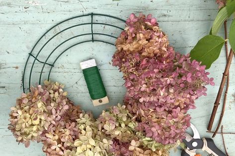 Dried Hydrangea Wreath Diy, How To Make A Hydrangea Wreath, Hydrangea Wreaths For Front Door Diy, How To Preserve Hydrangea Blooms, Dried Hydrangeas Wreath, Dried Flower Wreath Diy, Dried Hydrangeas Decor Ideas, Dried Hydrangea Arrangements, Hydrangea Wreaths For Front Door