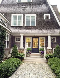 Love Affair With a Silver-Shingled Waterfront Home on Cape Cod, Massachusetts – JLJ Back To Classic/JLJBackToClassic.com Shingle Style Architecture, White Shiplap Wall, Shingle Style Homes, Cape Cod House, Coastal Interiors, Waterfront Homes, Ship Lap Walls, Exposed Brick, Covered Porch