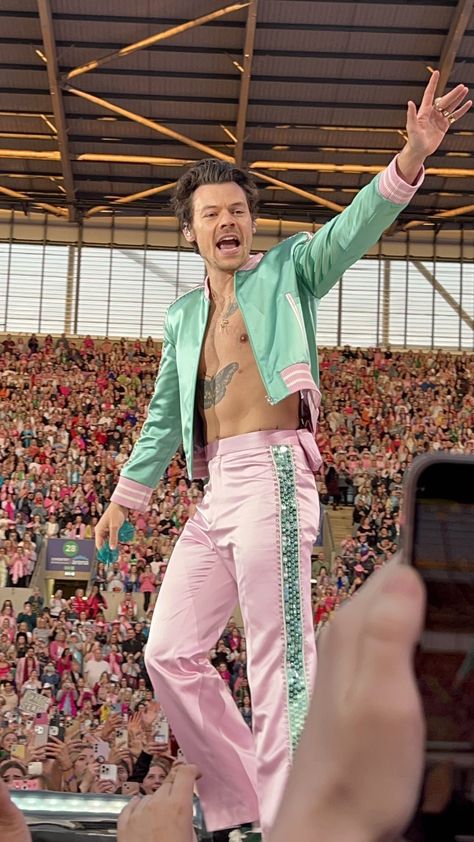 Harry Styles Coventry N2, Harry Styles Coventry, Bae Style, Hslot 2023, Harry Styles Tour, Lover Era, My Lover, Harry Styles Wallpaper, Mr Style