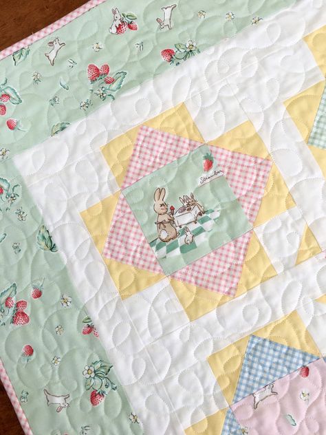 Easter Quilts, Girl Quilts Patterns, Quilts For Kids, Shoo Fly, Girl Quilts, Baby Quilt Ideas, Kids Quilts, Childrens Quilts, Baby Quilt Patterns