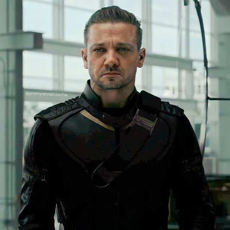 Hawkeye after he comes backf from time travel in Avengers: endgame with out Black Widow. Hawkeye Endgame, Jeremy Renner Hawkeye, Jeremy Renner Avengers, Marvel Hawkeye, Clint Barton, Jeremy Renner, Avengers Endgame, Hawkeye, Black Widow