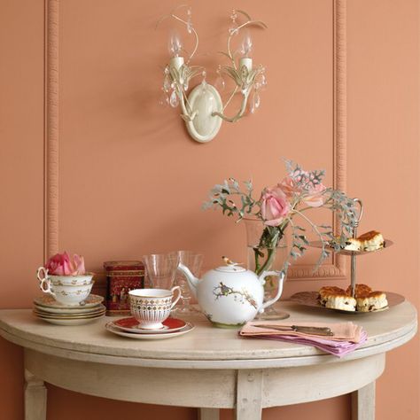 Farrow and Ball Ointment Pink Interior Wall Colors, Traditional Dining Rooms, Country House Interior, Dining Room Interiors, Traditional Dining Room, Classic Interior Design, Kitchen Paint Colors, Interiors Magazine, Farrow And Ball