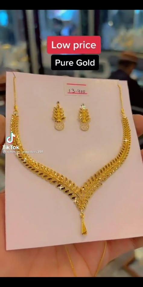 All Gold Jwellary Design, Kitty Set Gold Jewellery Design, Gold Necklace Set New Design 2023, 1 Tola Gold Set Designs, Long Necklace Gold Indian Bridal, Gold Choker Necklace Set, Light Weight Gold Necklace, Gold Set Design, Pretty Gold Necklaces