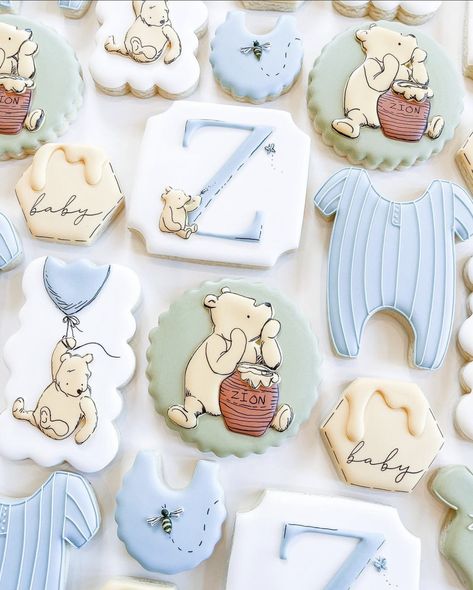 Kylie Baby Shower, Winnie The Pooh Honey, Winnie The Pooh Themes, Baby Shower Theme Decorations, Disney Baby Shower, Winnie The Pooh Birthday, Baby Boy Room Decor, Sprinkle Baby Shower, Storybook Characters