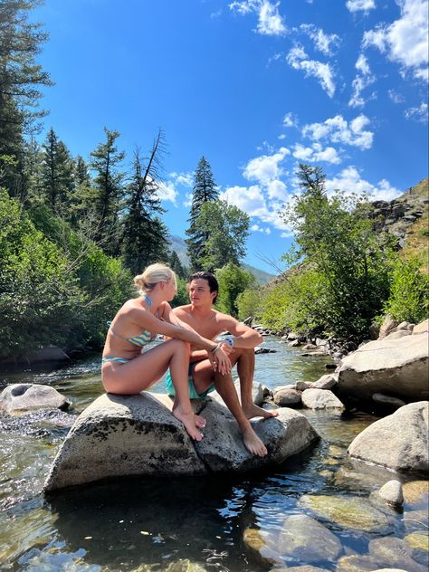 Couple Kayaking Aesthetic, River Couple Pictures, Aesthetic River Pictures, Couple In Nature Aesthetic, Camping Couple Aesthetic, Lake Couple Aesthetic, River Pictures Ideas, River Aesthetic Summer, Idaho Aesthetic