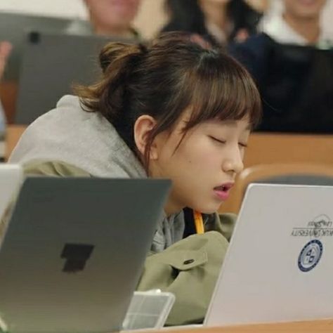 Kang Sol A, Studying Girl, Life Quotes Wallpaper, Law School Inspiration, Hate School, App Pictures, Studying Life, Academic Motivation, School Inspiration