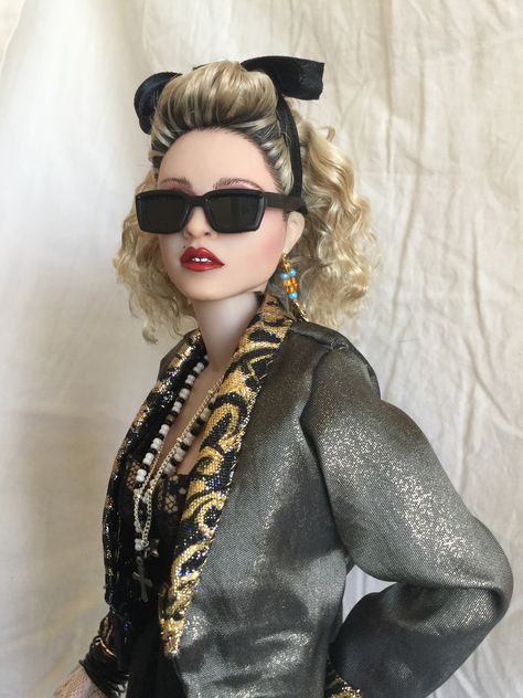 Madonna Hair 80s, Madonna Inspired Outfits, Madona Outfit 80s, Madonna 90s Style, Madonna 80s Makeup, Eighties Outfits, Madonna 80s Outfit, Costume Année 80, Madonna Hair