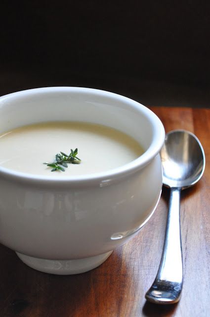 Garlic Soup #LowCarb #GlutenFree #paleo made w/out starchy veggies, Traditional Austrian style! Aromatherapy Recipes, Garlic Soup, Clove Oil, Ginger Snap, Low Carb Soup, Soup And Stew, Grain Free Recipes, Creamy Garlic, Fun Dinners