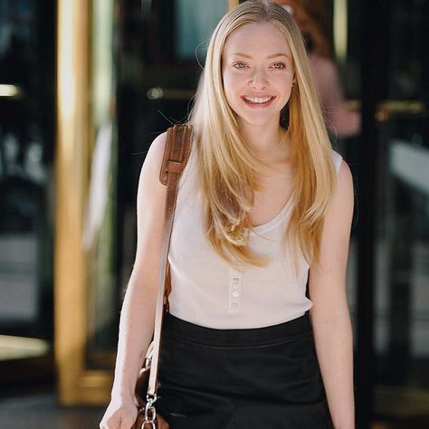 Amanda Seyfried Style, Amanda Seyfried Hair, Women Business Attire, Business Professional Women, Business Professional Dress, Letters To Juliet, Business Attire Women, Corporate Attire, Charlotte Casiraghi