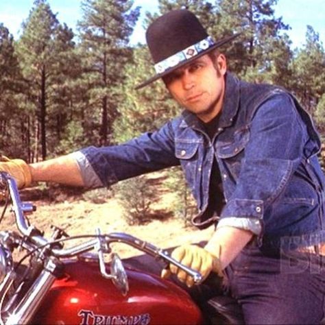 Tom Laughlin as Billy Jack on that Triumph.  When he gets off, he's gonna take his right foot... Tom Laughlin, Cowboy Culture, Billy Jack, American Stuff, Tin Soldier, Jerry Lewis, Easy Rider, Dirt Bikes, Bruce Lee