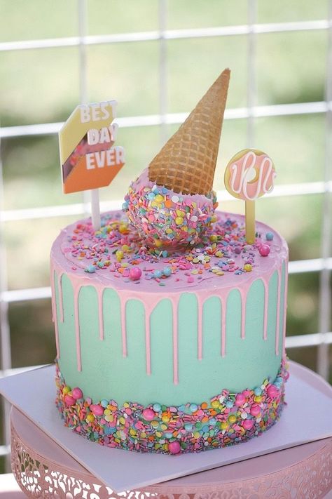 Gökkuşaği Pasta, Pastel Picnic, Bolo Panda, Colourful Party, Red Birthday Cakes, Whiskey Cake, Ice Cream Birthday Cake, Cake Kids, Ice Cream Birthday Party