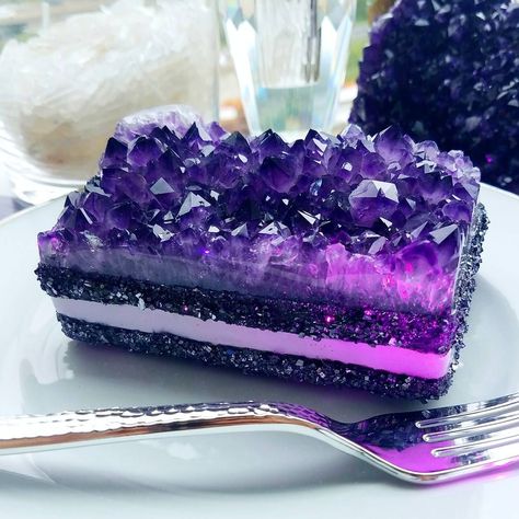 Kue Macaroon, Purple Food, Crystal Cake, Marble Cake, A Piece Of Cake, Cupcake Cake, Piece Of Cake, Deilig Mat, Cute Desserts