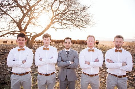 Groomsmen | Image: JCclick Groomsmen Looks, Africa Wedding, Mens Wedding Attire, Groomsmen Bowtie, Wedding Advice, Groom And Groomsmen, Greenery Wedding, Backyard Wedding, Wedding Attire